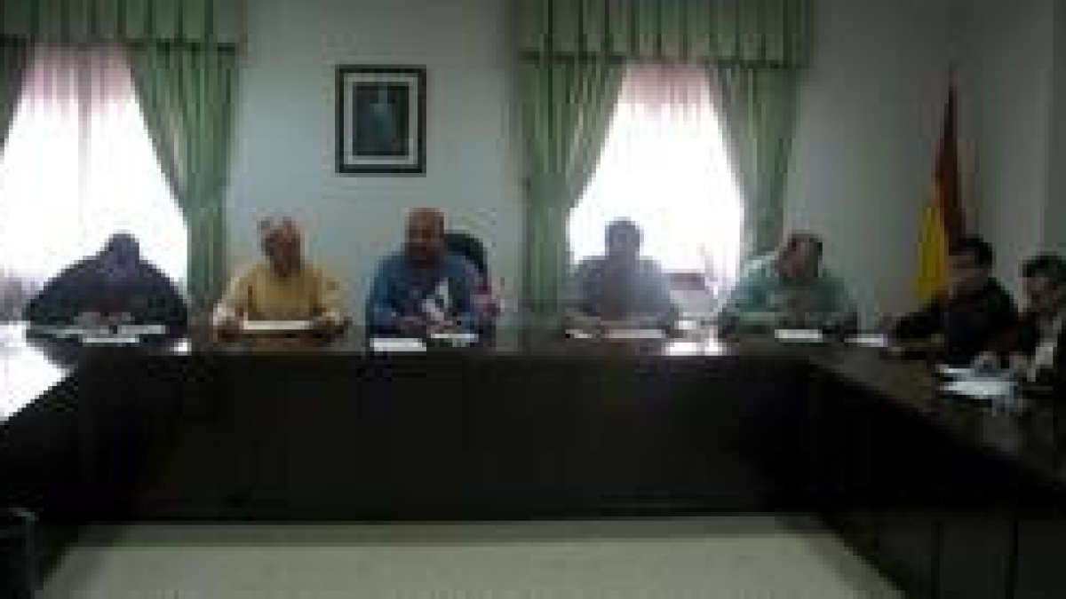 Reunión del pleno la mancomunidad celebrada ayer en Riaño