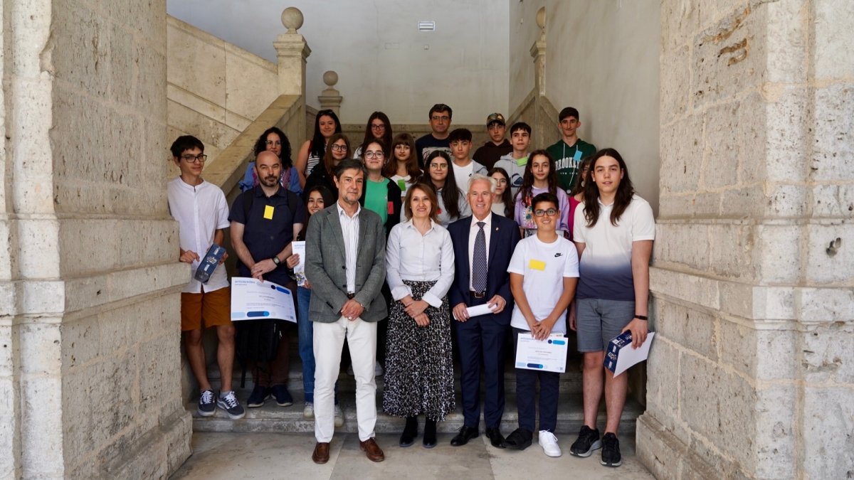 El Colegio La Anunciata es uno de los ganadores autonómicos de las Olimpiadas entreREDes, organizado por Red Eléctrica Española. LETICIA PÉREZ