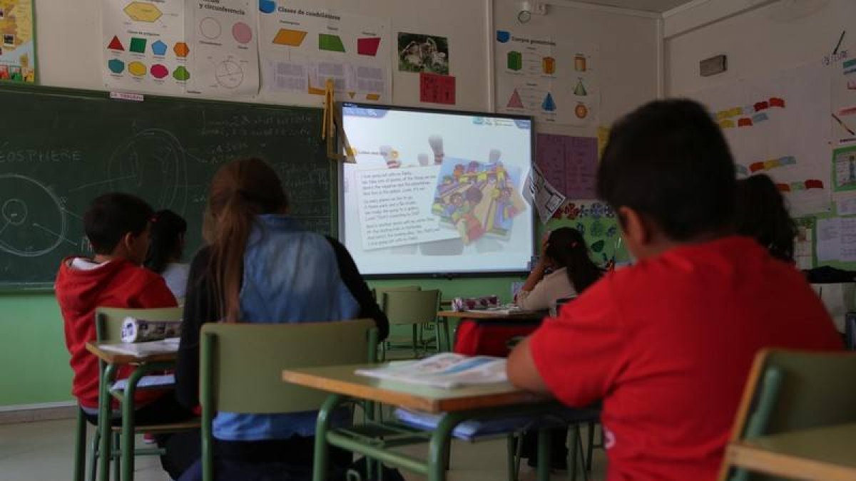Alumos en clase en un centro educativo de León