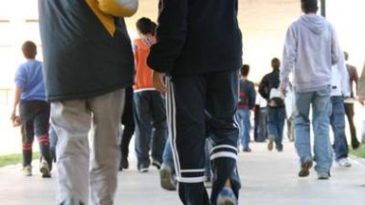 El PSOE acusa del alto índice de abandono escolar a la Junta