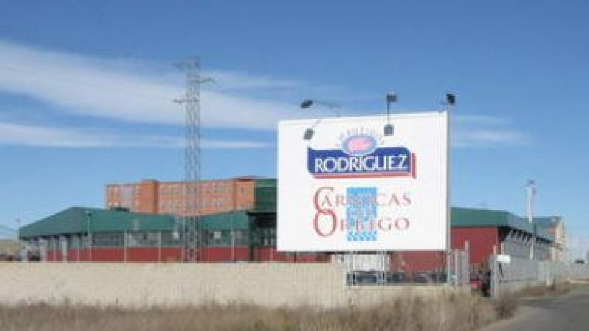 Las instalaciones de Rodríguez se encuentran junto a la carretera de La Magdalena