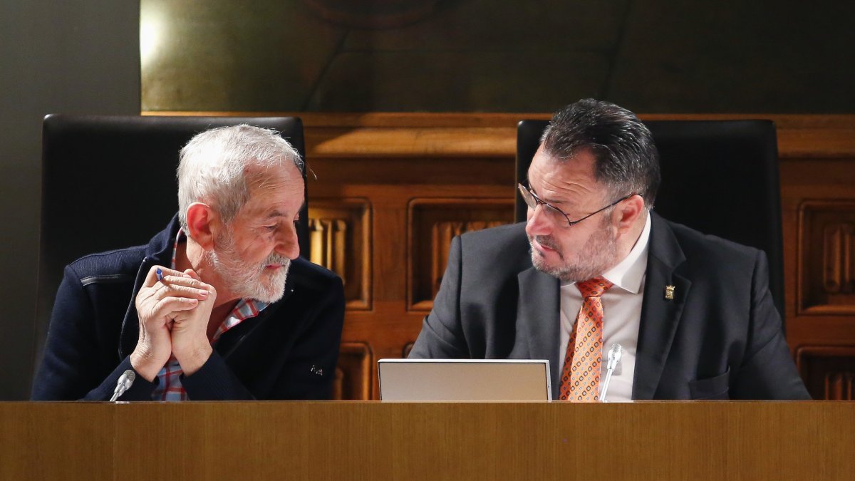 Pleno Ordinario en la Diputación de León. En la imagen, el presidente y el vicepresidente de la institución provincial, Eduardo Morán y Matías Llorente