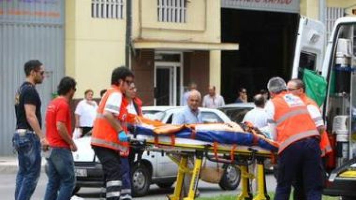 La mujer fue atropellada en la avenida del Castillo, a la altura del número 53.