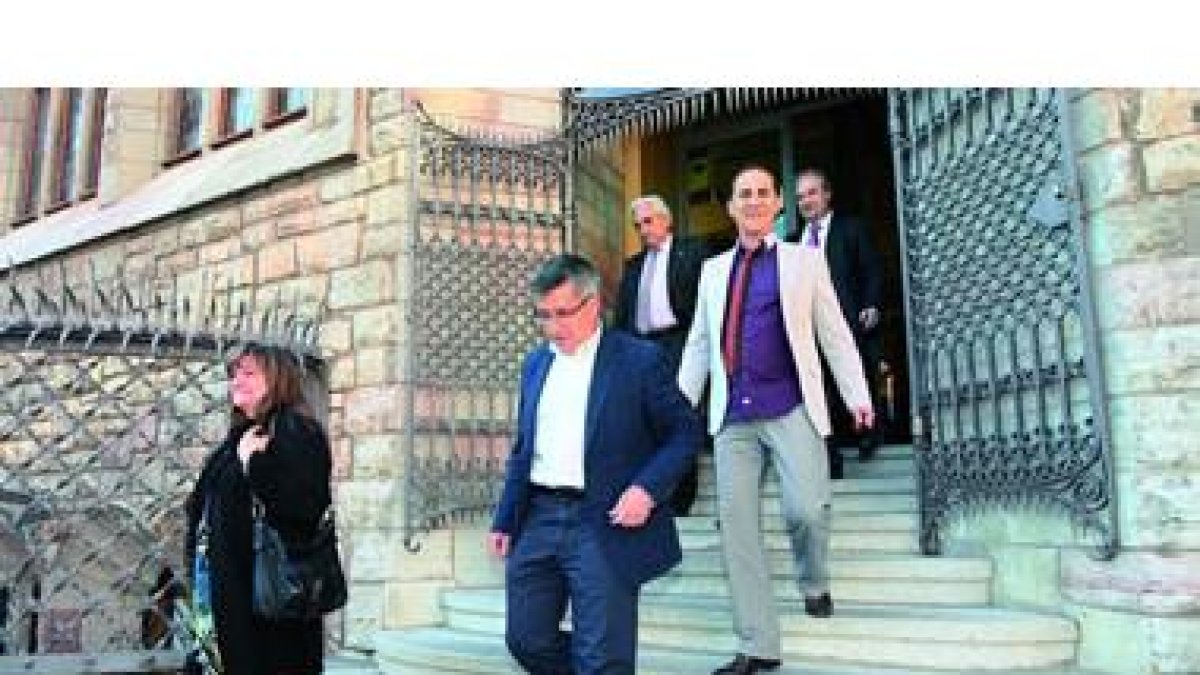 Entre los asistentes destacaron concejales de León capital