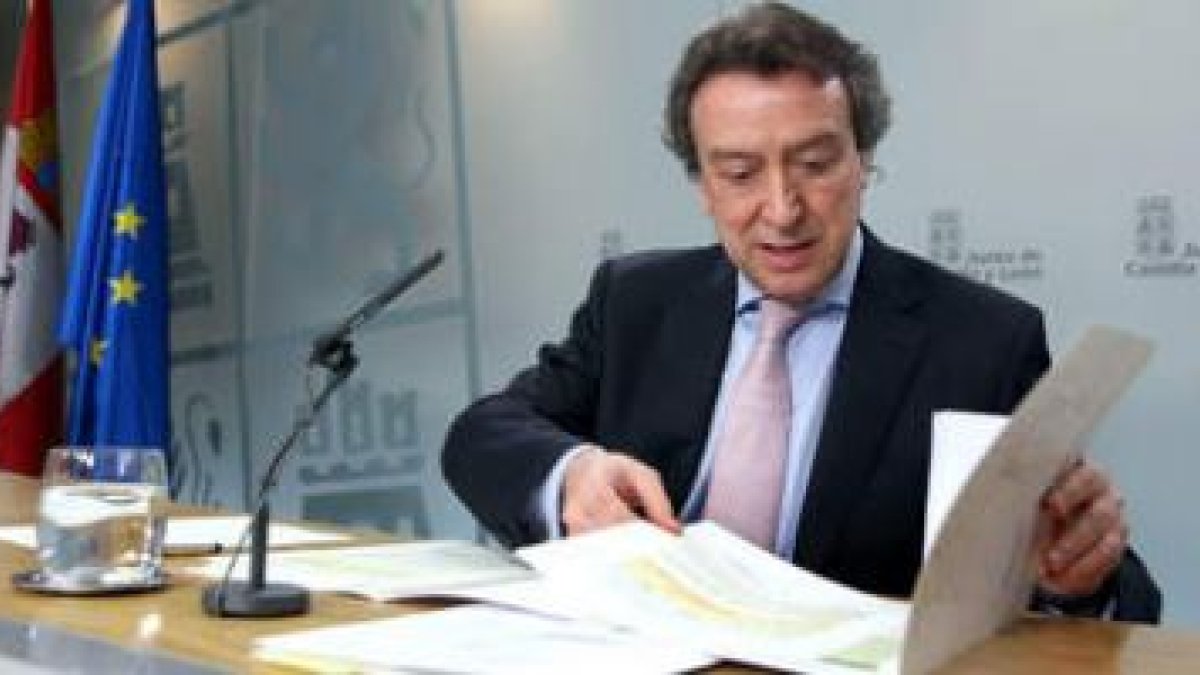 El consejero de Presidencia y portavoz de la Junta, José Antonio de Santiago Juárez.