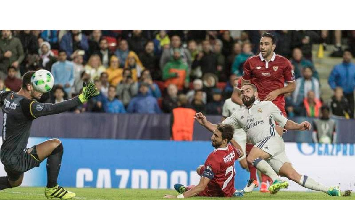 Carvajal marcó un golazo en el minuto 119 para dar por cerrado un encuentro que a punto estuvo de llegar a los penaltis. CHEMA MOYA