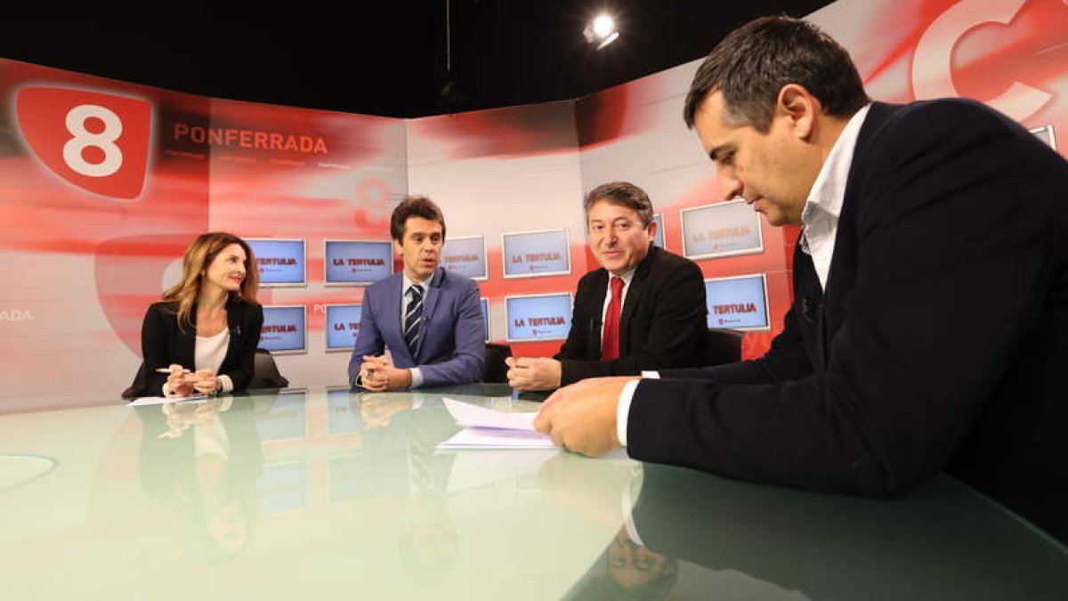 Marisa Vázquez, Miguel Ángel Blanco, Samuel Folgueral y Juan Carlos Franco, en el programa La Tertulia. ANA F. BARREDO