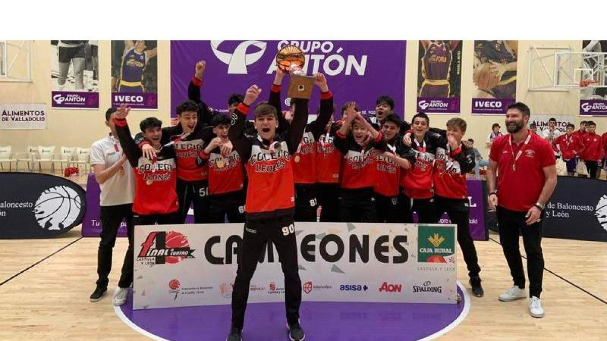 El Colegio Leonés selló con el trofeo dorado su dominio en la final a cuatro. DL