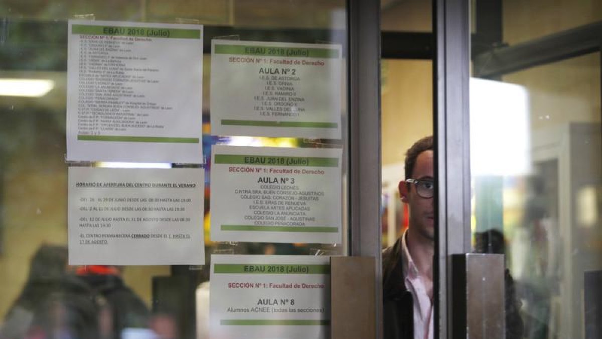 Exámenes de la Ebau en junio del año pasado en León.