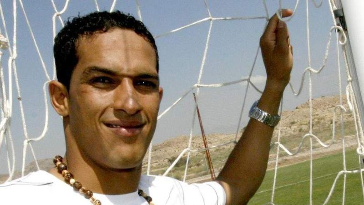 Addison Alves, destituido como entrenador del Puente Castro. DL