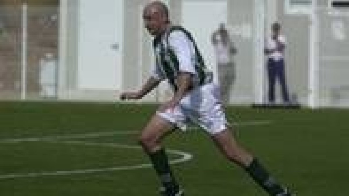 Antonio terminó su vida deportiva en las filas del CD Guijuelo