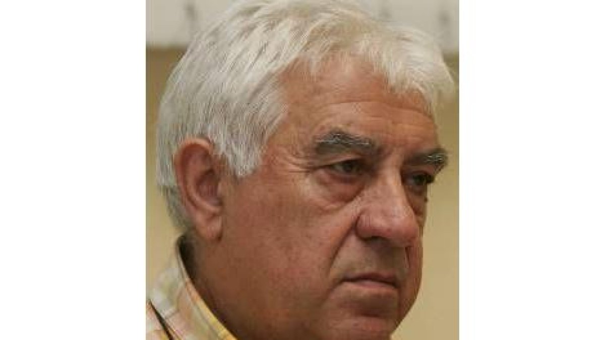 Ángel González