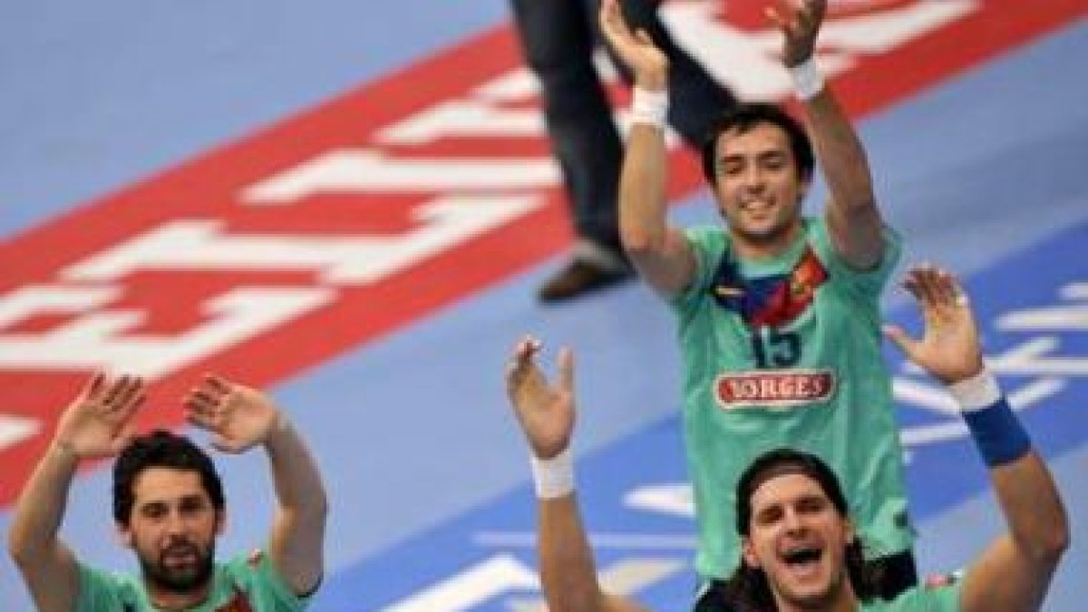 Juanín, Ugalde y Nagy celebran el pase a la gran final.
