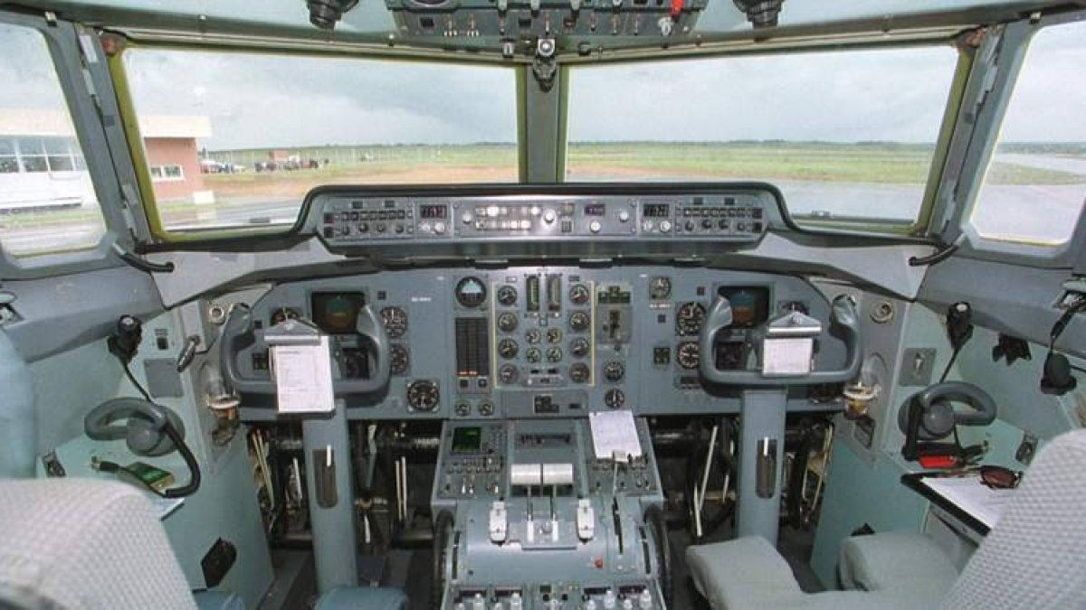 Los simuladores emulan con gran realismo el interior de la cabina de los aviones.