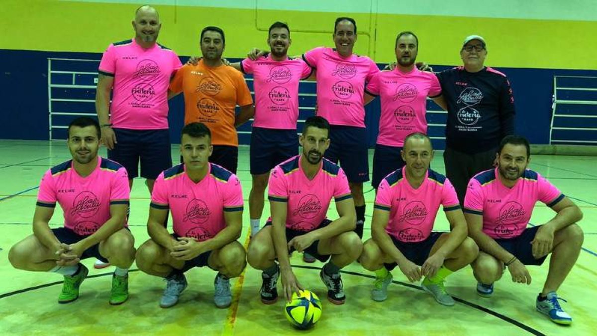 Equipo de La Frutería de Rafa que disputa la Liga Veteranos de León de fútbol sala. DL