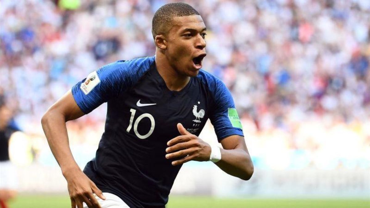 El francés Mbappé celebra un gol ante Argentina.
