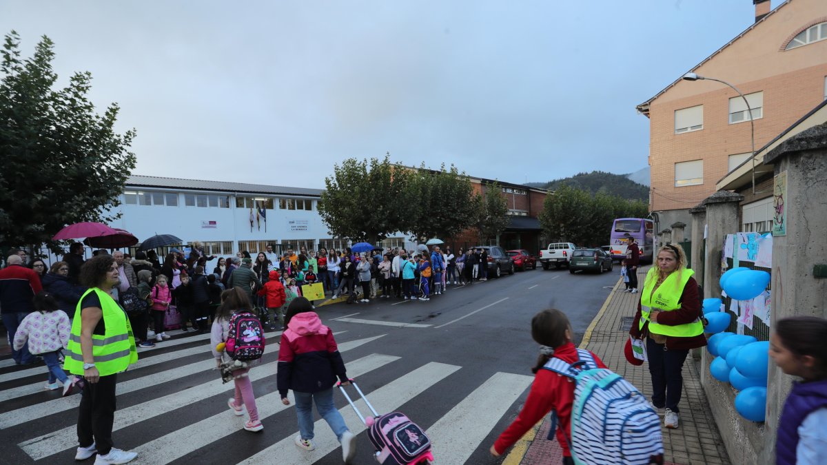 Alumnos del colegio La Borreca de Ponferrada, en imagen de archivo.