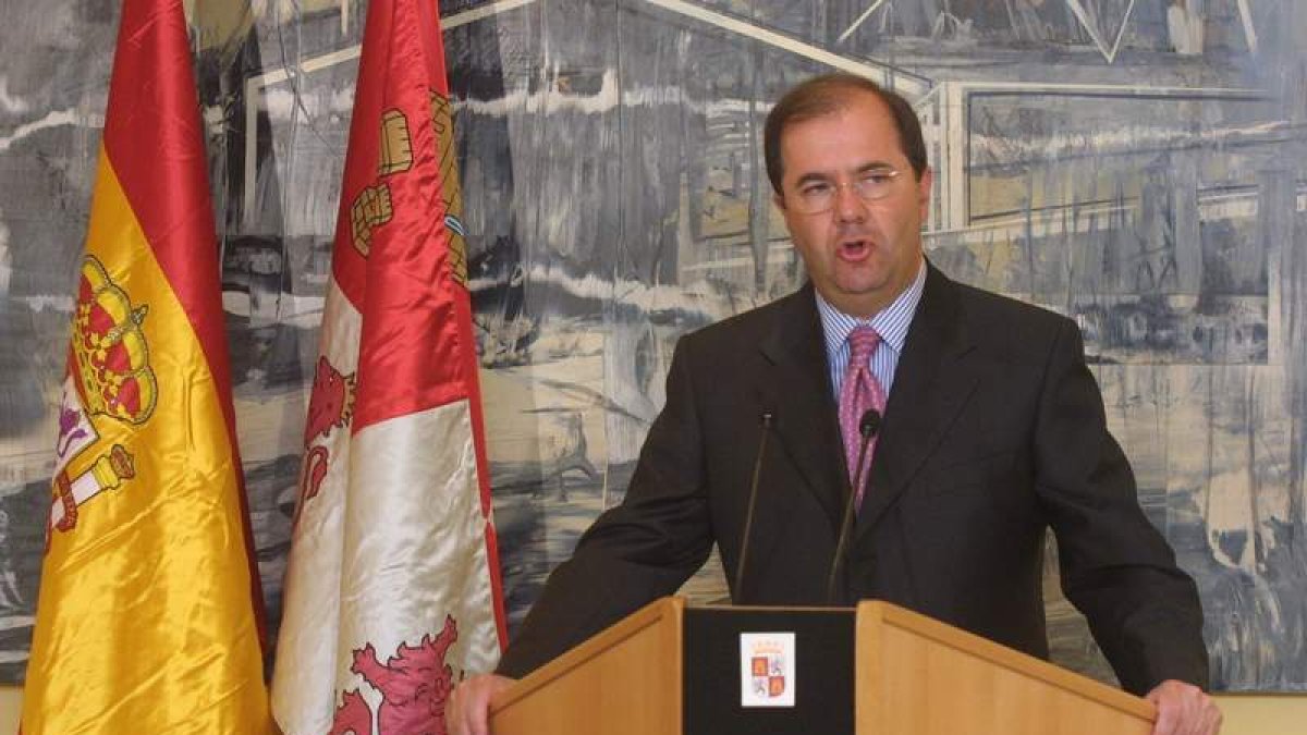 Herrera, en su primera visita a León como presidente en 2001.