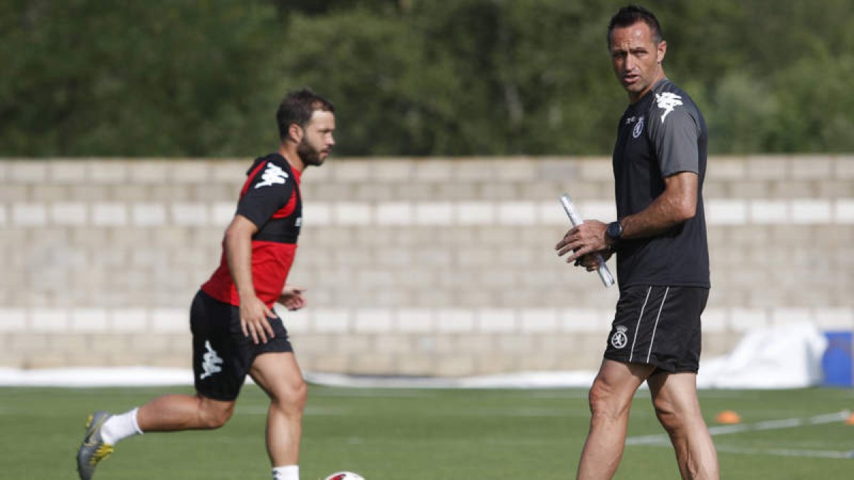 Aira pretende que su equipo vuelva a entrenar ya.