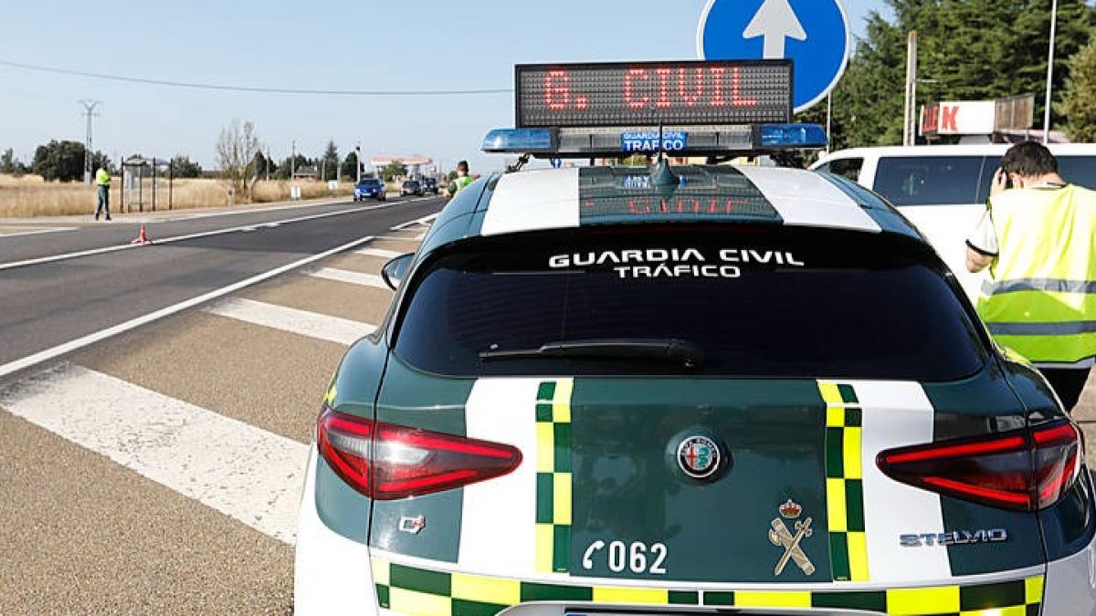 Control de la Guardia Civil de Tráfico. MARCIANO PÉREZ