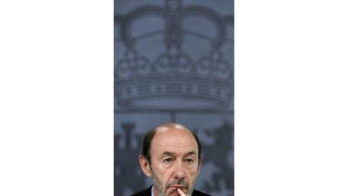 Rubalcaba, ayer tras el Consejo de Ministros.