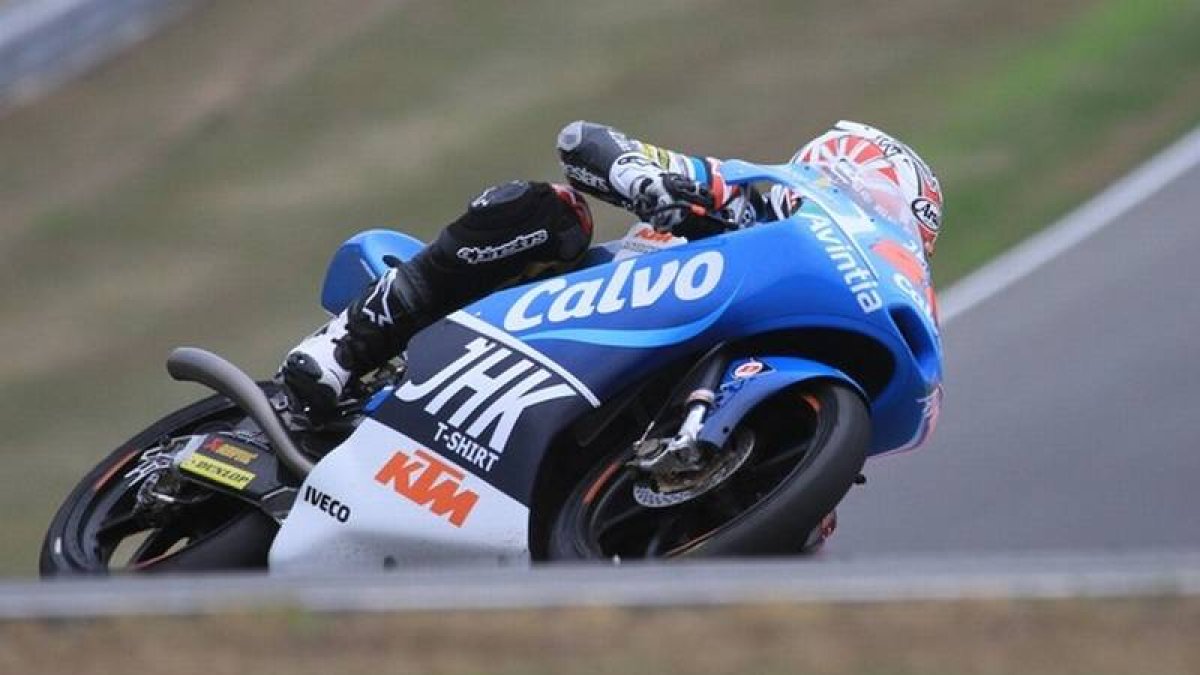 Maverick Viñales, al volante de su moto.