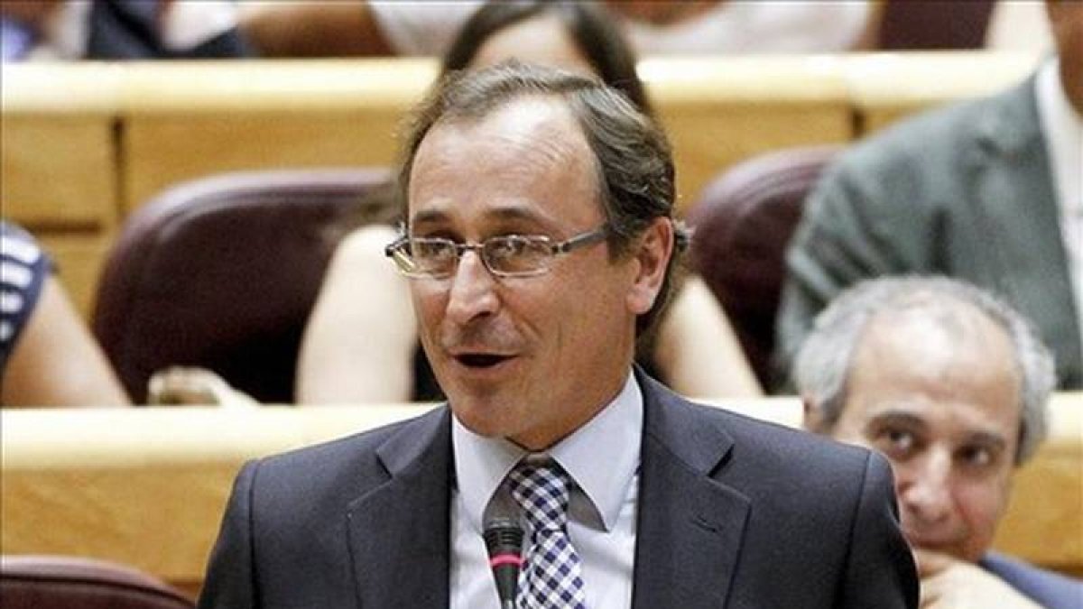 El portavoz del PP, Alfonso Alonso, durante un pleno en el Congreso.