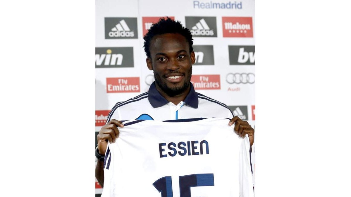 Michael Essien durante su presentación como madridista.