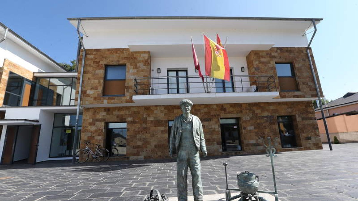 Las obras de ampliación del Ayuntamiento y la Casa de la Cultura acabaron en los juzgados.