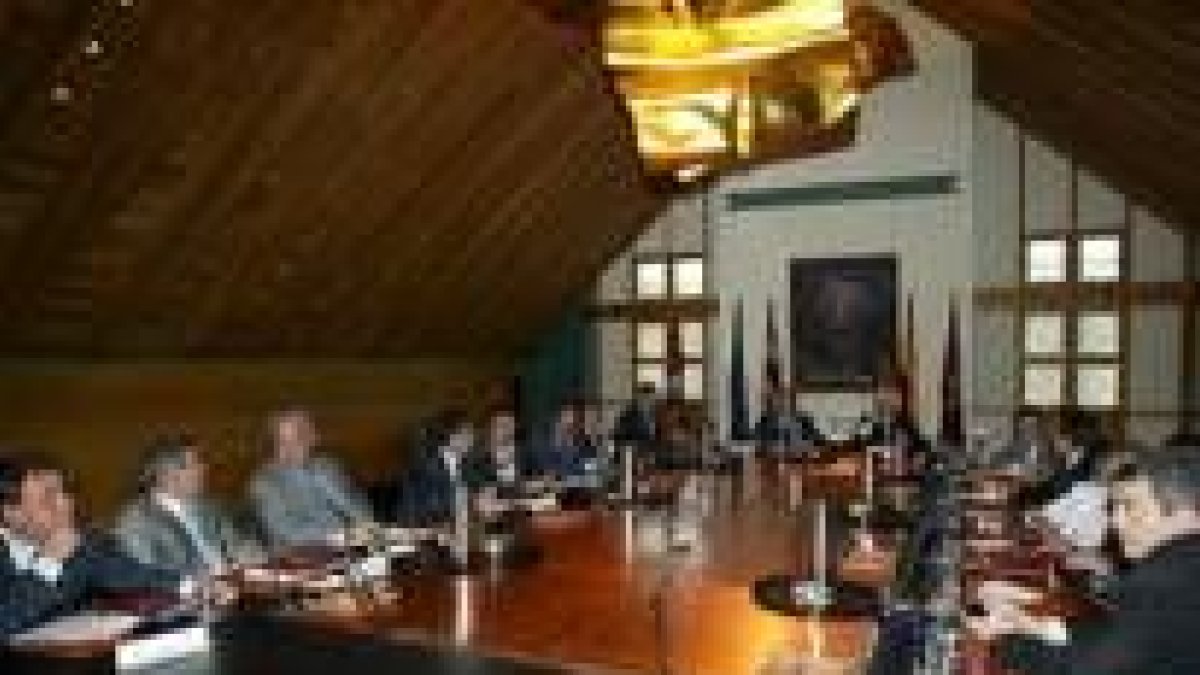 Imagen de archivo de uno de los consejos de administración celebrados en Caja España