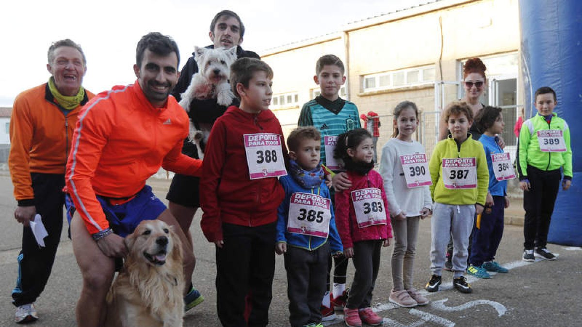 La San Silvestre de Laguna cumplió una nueva edición con un aire festivo. JESÚS F. SALVADORES