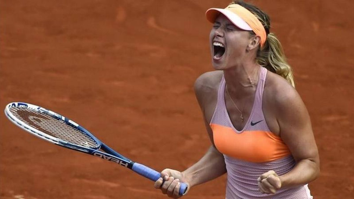 Sharapova estalla de alegría tras ganar la final.