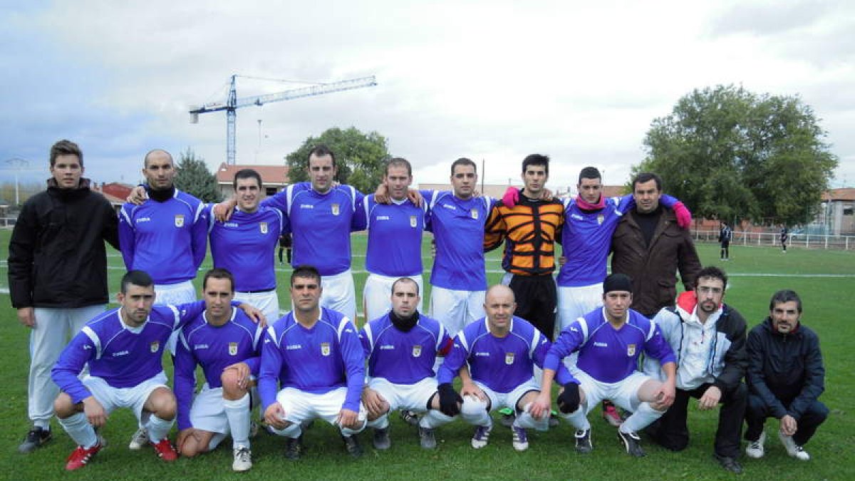 Formación del Cimanes/Neumáticos Velasco, cuarto clasificado del grupo A de la Liga de la Amistad.