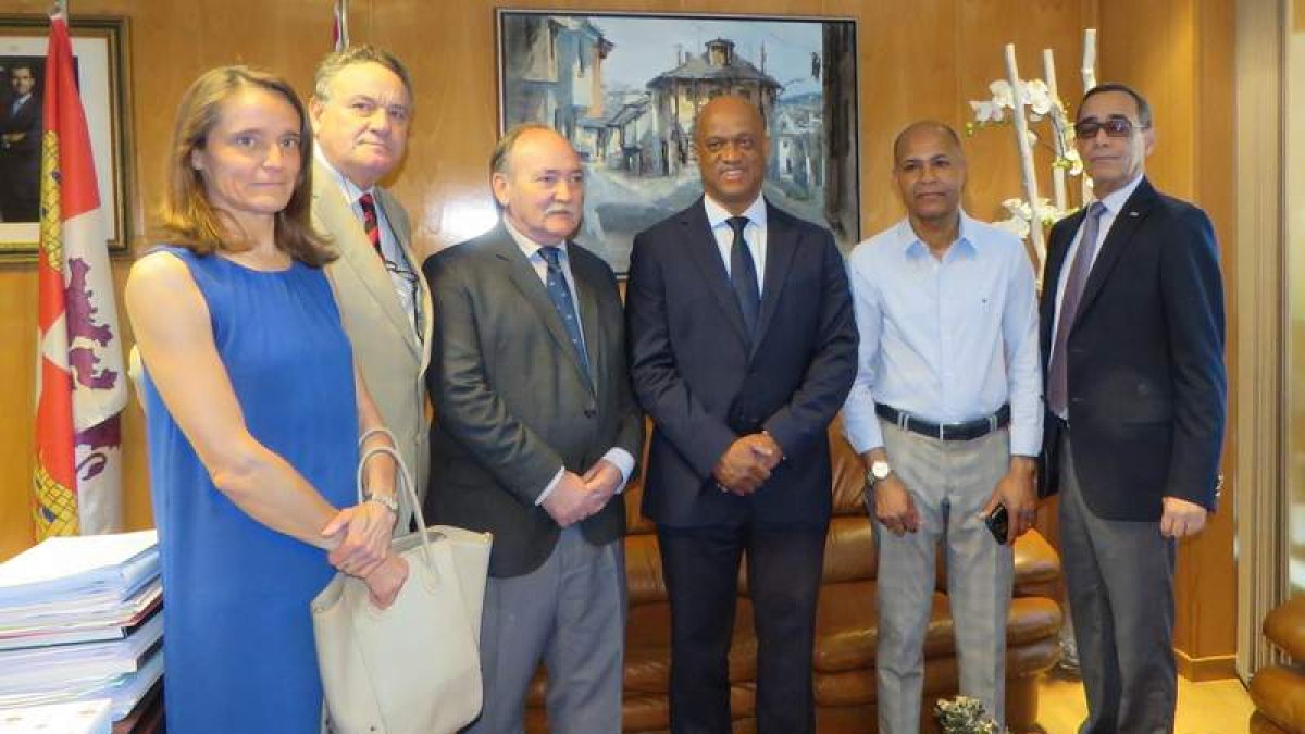La recepción del ministro y embajador de Cabo Verde. CEBRONES