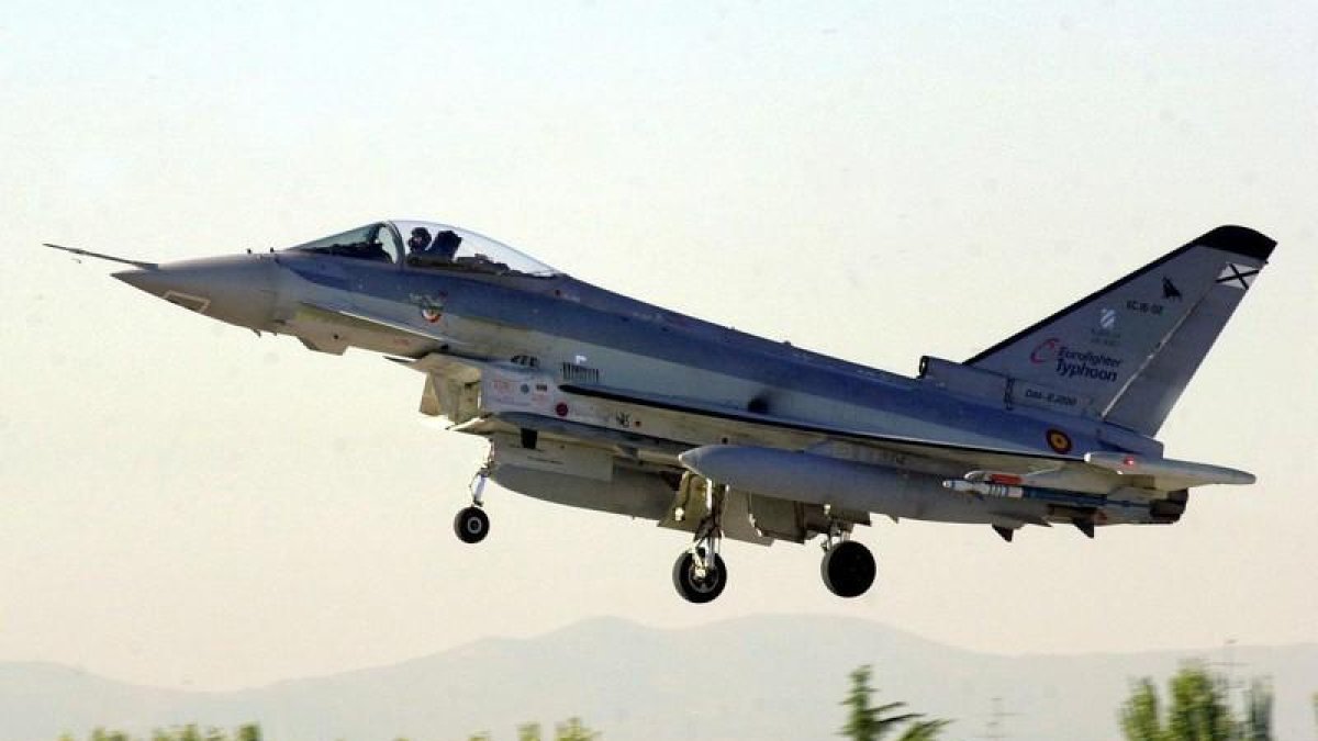 Despegue de una Eurofighter. DL