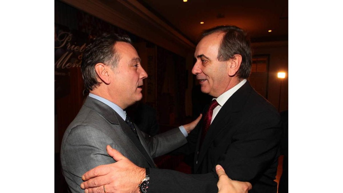 Alfredo Prada y José Antonio Alonso, el pasado jueves, en la presentación de DIARIO DE LEÓN.