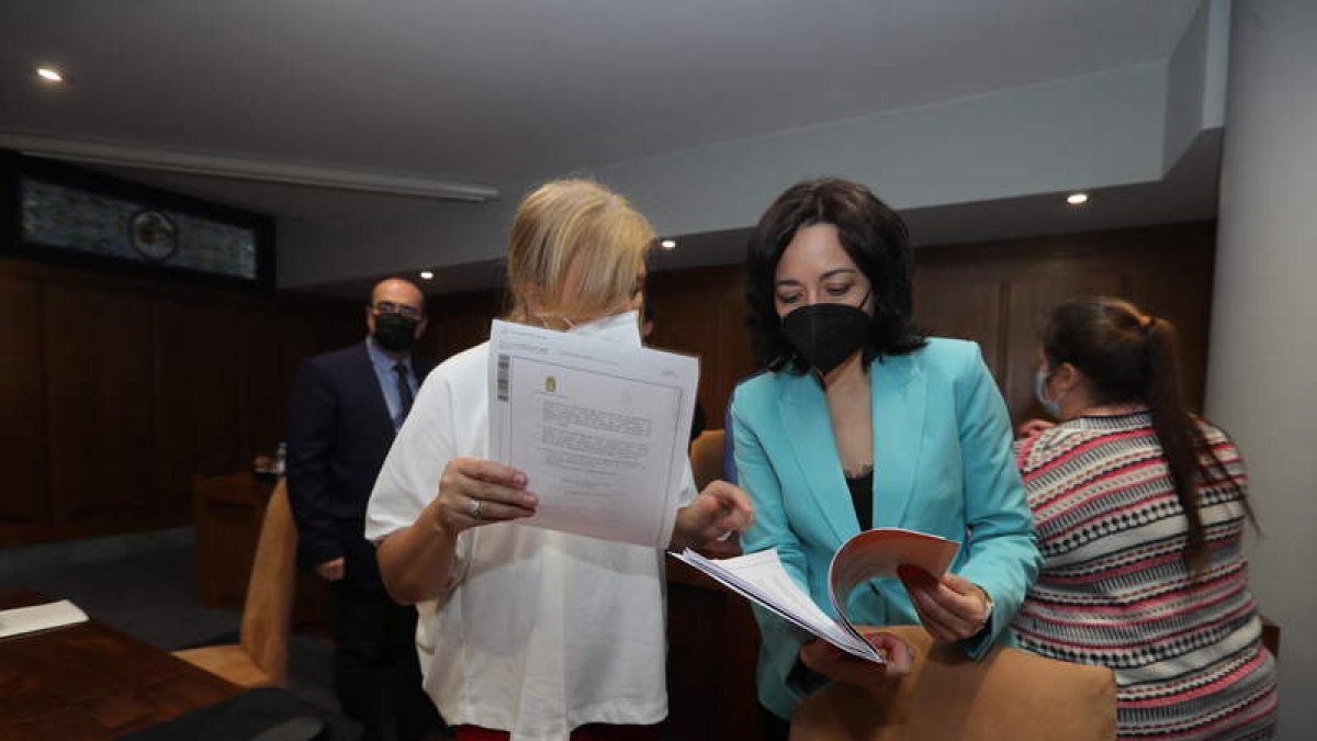 La concejala Ruth Morales tras una sesión plenaria. L. DE LA MATA