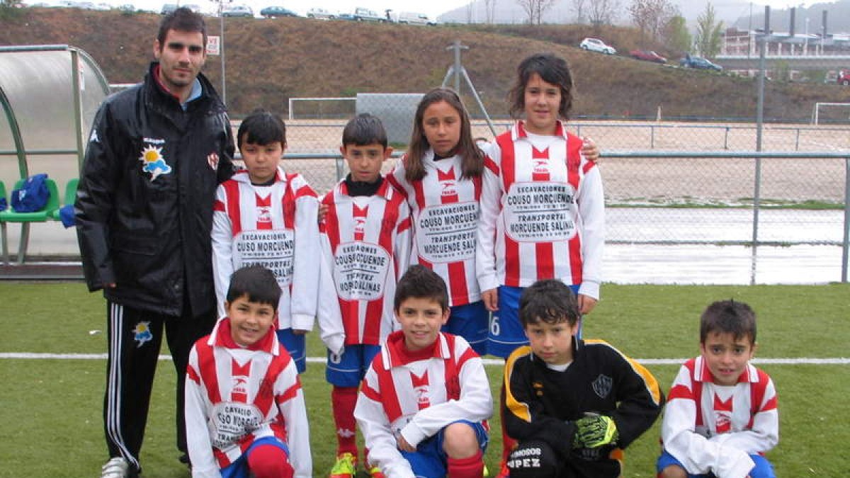 Formación del equipo de la Ponferradina B alevín.
