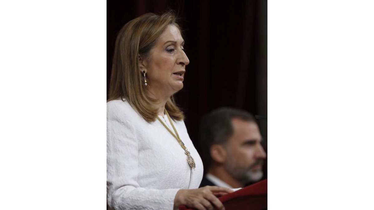 La presidenta del Congreso, Ana Pastor, durante su discurso. C. MOYA