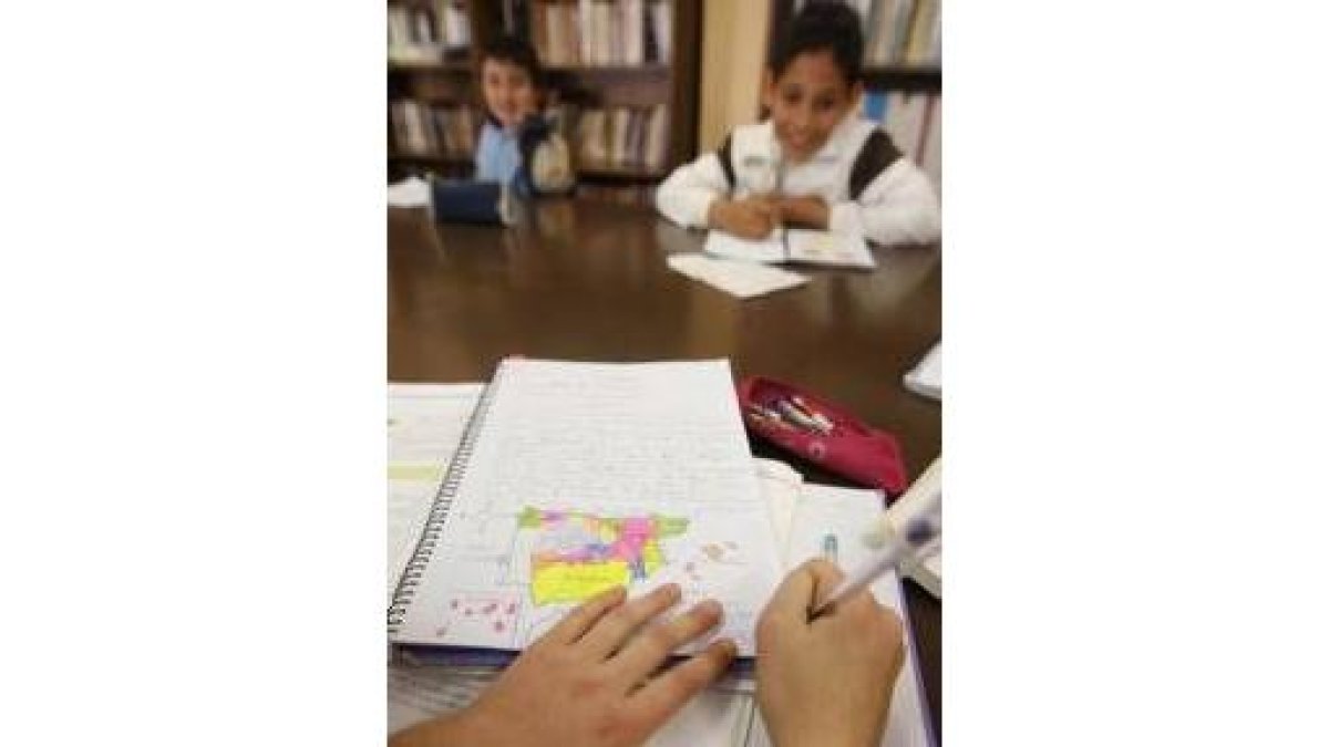 Las clases de apoyo escolar permiten la mejora social del alumno