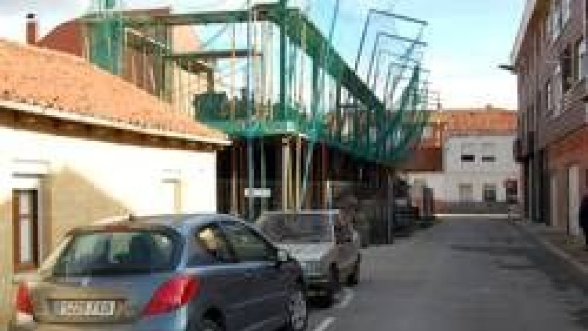 La imagen muestra el estado actual de las obras de construcción del centro de mayores