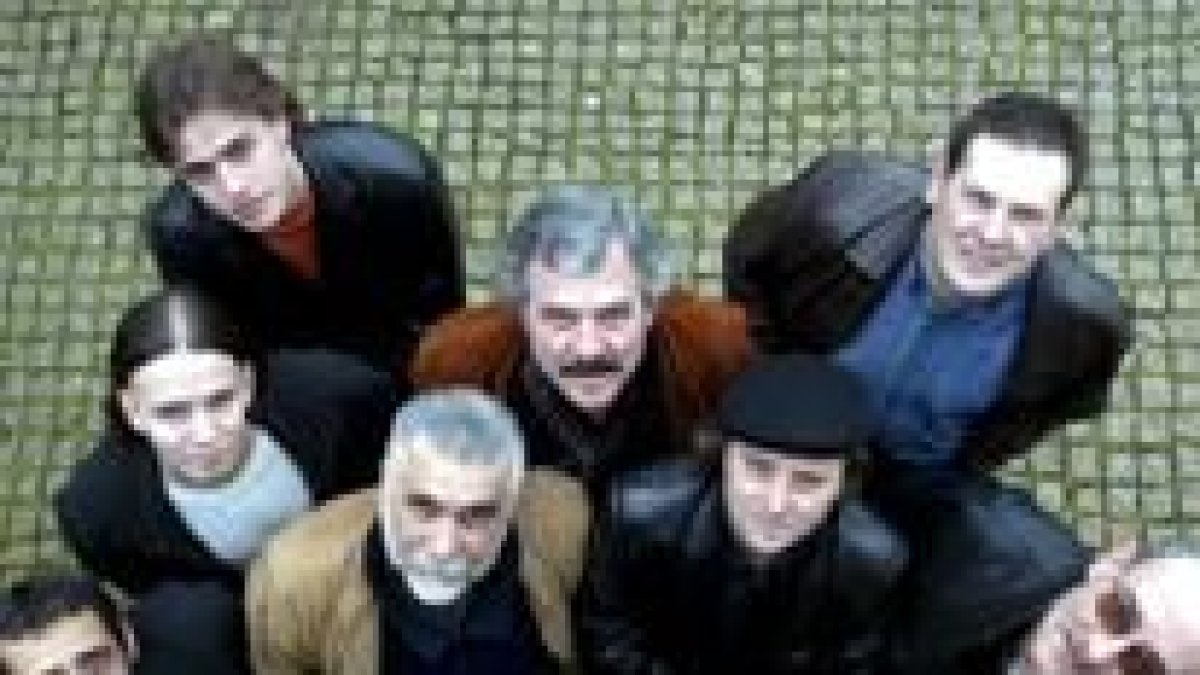 Los componentes del grupo gallego Milladoiro, que cierran hoy las Jornadas de Cultura Tradicional