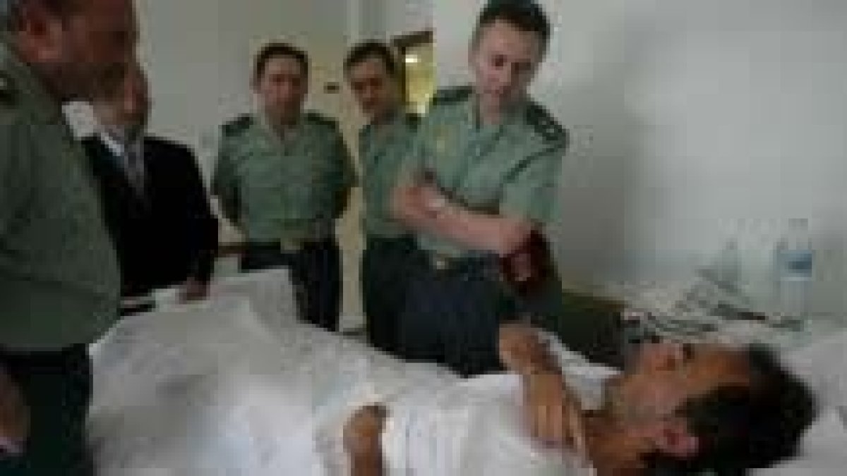 Uno de los guardias heridos en el hospital