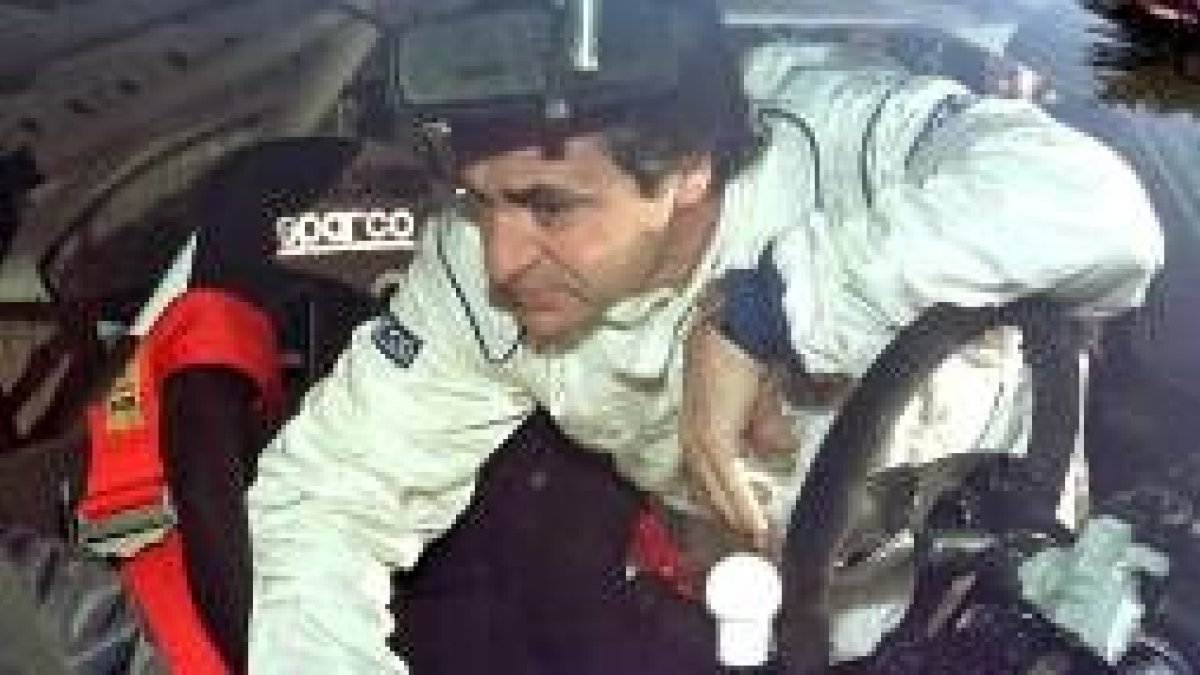 Sainz se ha retirado del Mundial de Rallies, pero correrá el Dakar 2006