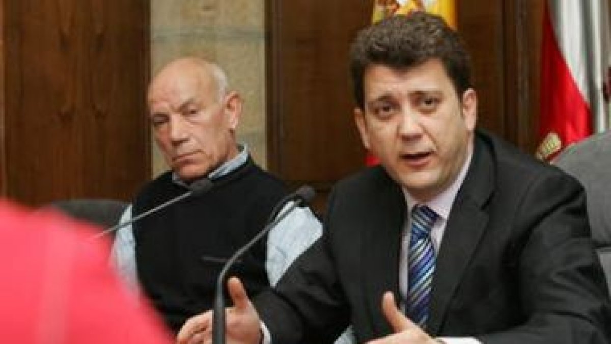 Villanueva y Riesco viajan a Melbourne a defender la candidatura de Ponferrada.