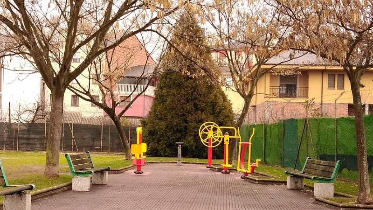 Parque de la Bolera en el Barrio de la Fuente. CEBRONES