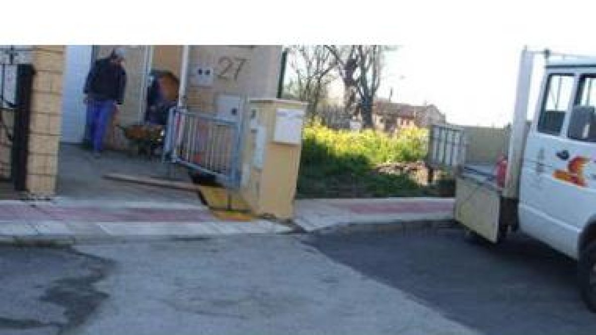 La foto de la denuncia del PAL de obreros en fincas privadas.