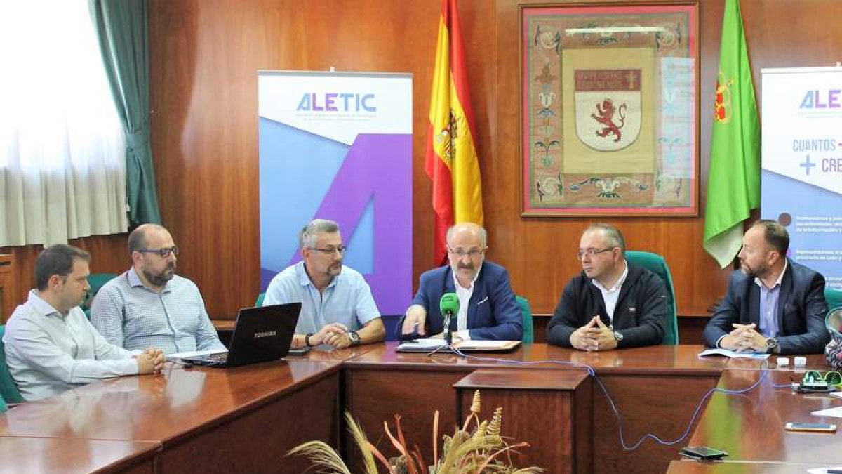 Conde, Gutiérrez, Sedano, Placer, Vázquez y Fuertes. DL