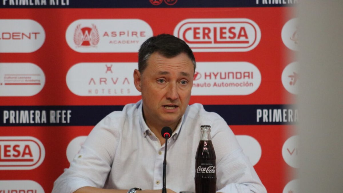 Raúl Llona, entrenador de la Cultural. DL