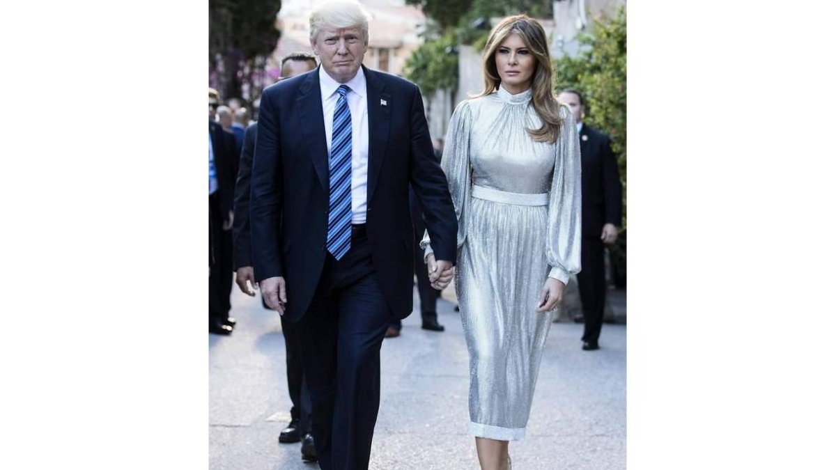 Donald Trymo y su esposa, Melania. A la derecha, el actor Hugh Jackman y su mujer.